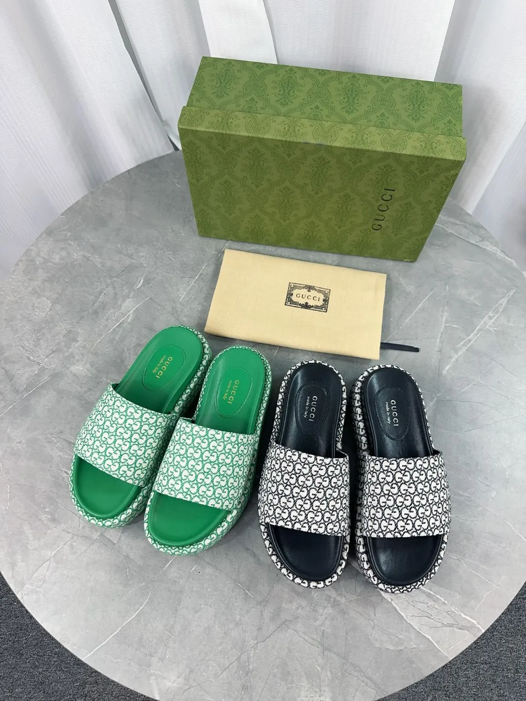 👟👟Ex-factory price 380👟👟 2024 Gucci high version latest limited edition thick-soled slippers. Top quality for sale. Purchase authentic products for development. The material and craftsmanship are consistent with the original. Upper: original jacquard craftsmanship and special printing craftsmanship. Lining: mixed sheepskin. Outsole: Italian private model outsole. Size: 35-40 yards, (41 to 44 yards can be customized). Bottom thickness: 5.5cm, forefoot 4cm.